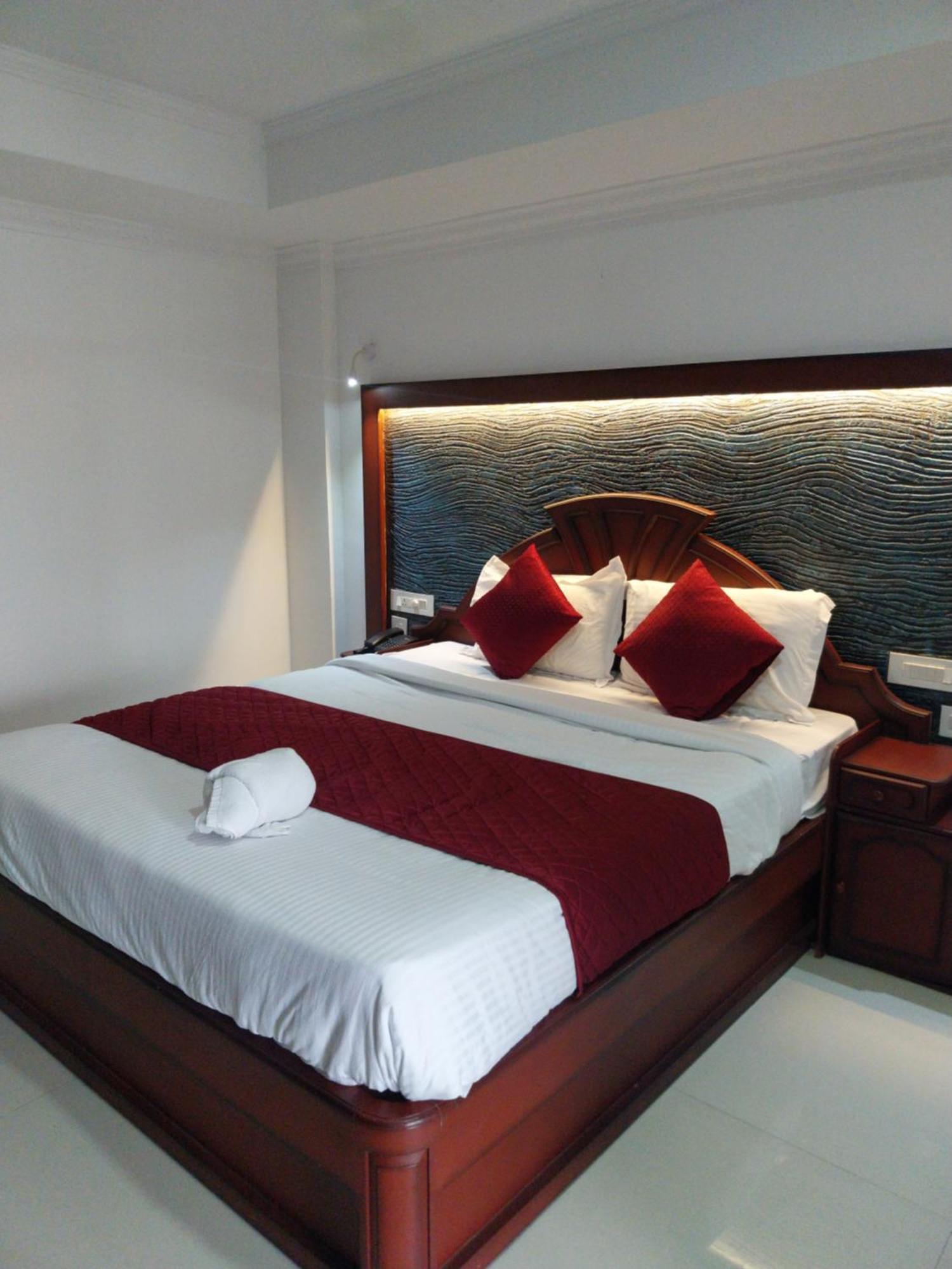 Hotel Savera Park Thrissur Dış mekan fotoğraf