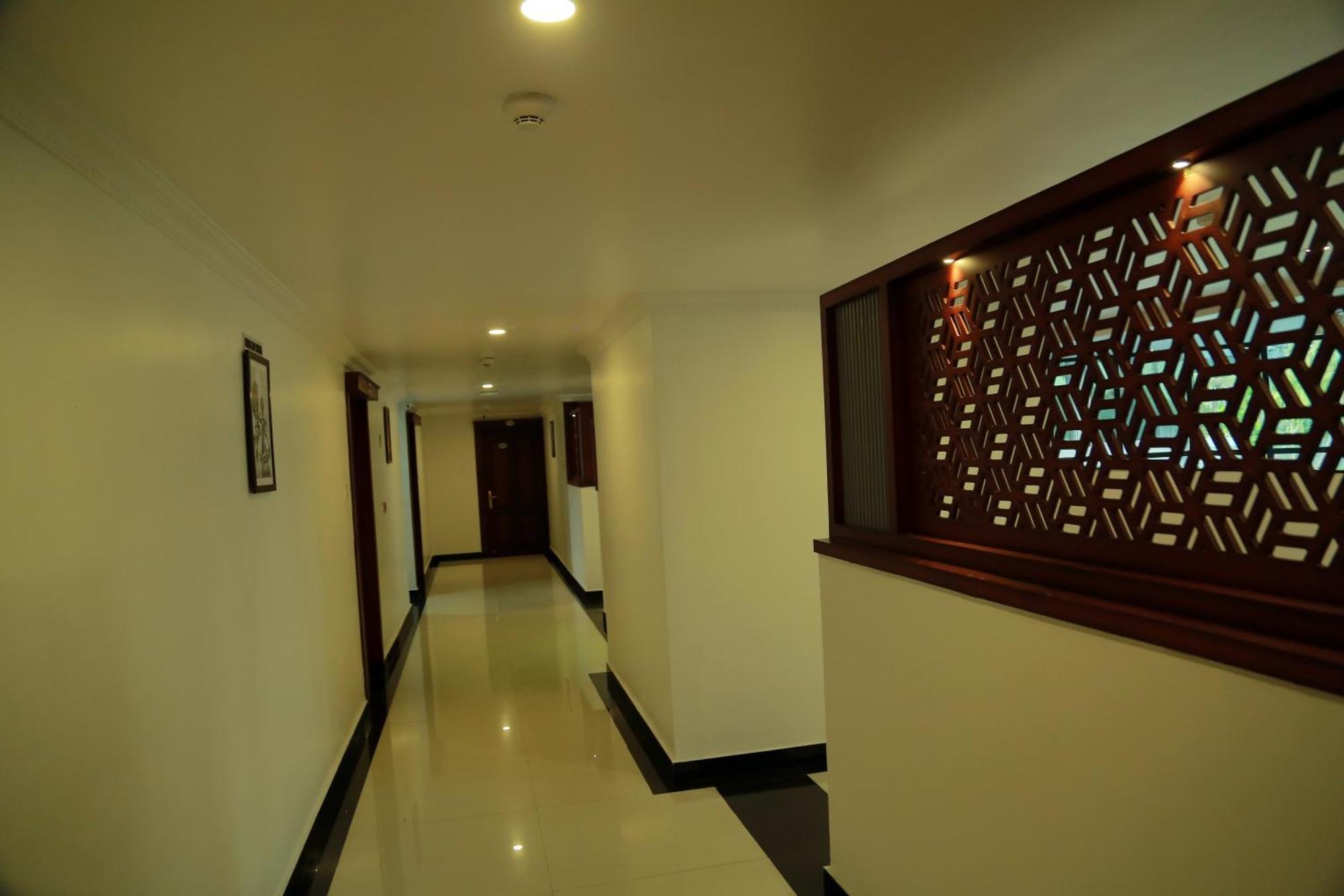 Hotel Savera Park Thrissur Dış mekan fotoğraf